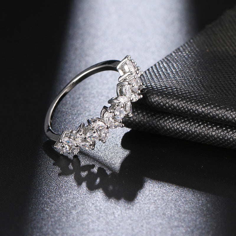 South Korea's Dongdaemun Temperament Fashion AAA Zircon Flower Shaped Ring Wedding Dinner Accessories Hand Jewelry