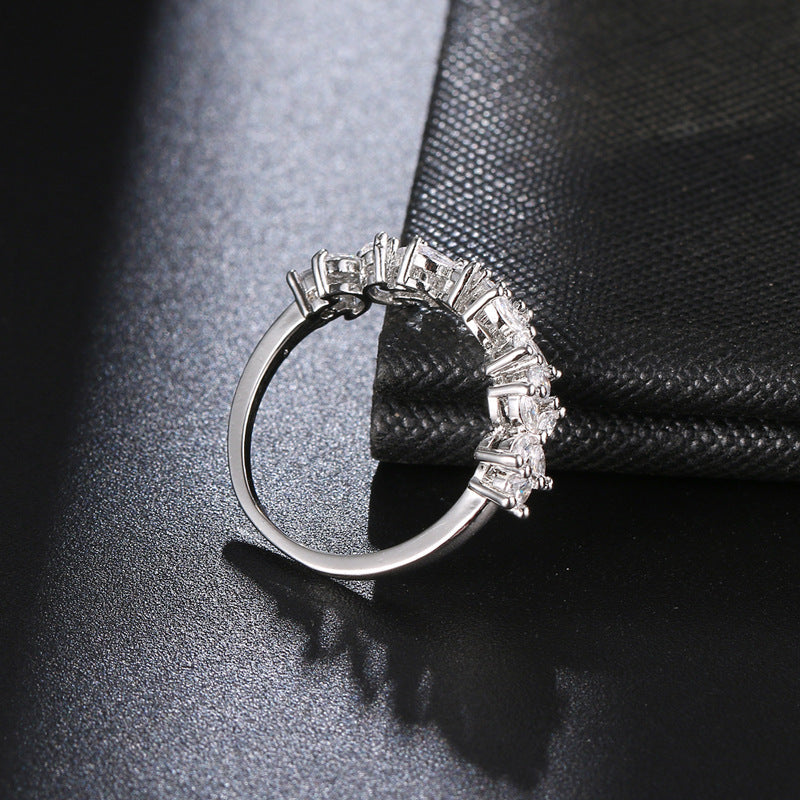 South Korea's Dongdaemun Temperament Fashion AAA Zircon Flower Shaped Ring Wedding Dinner Accessories Hand Jewelry